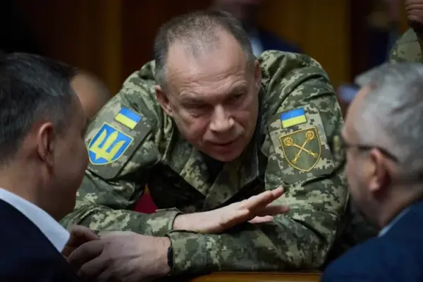 Зеленський заявив, що Сирський і Гнатов залишаться поруч із новим командуванням ЗСУ