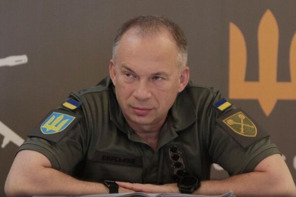 Стерненко оприлюднив скриншоти про вказівку бригадам підтримати Сирського у відео