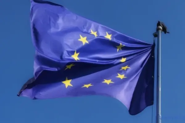 Рада ЄС продовжила тимчасовий захист до 2028 року і запровадила вимогу підтвердження військових