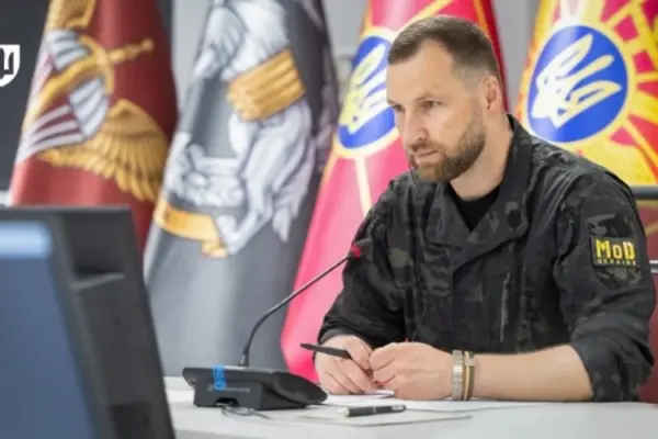 Що стоїть за звільненням Хмари з військової служби: цифри й факти